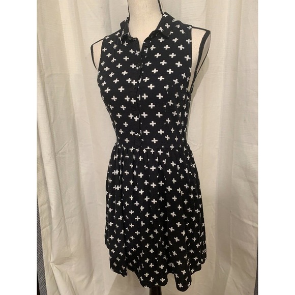 DIVIDED H&M Black Cross Print Dress - Picture 4 of 9